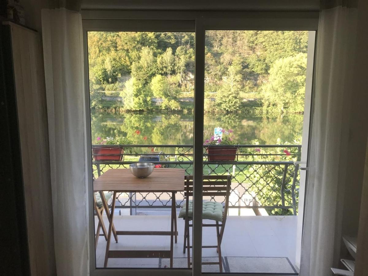 Вилла La Rose Sur Meuse Haybes Экстерьер фото